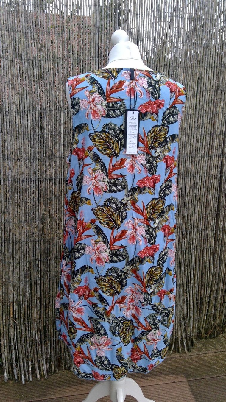 Vestiti: Robe ballon bleu clair à fleurs, taille M/L, viscose, NEUF – Nuovo e nell'imballaggio originale da Agiez venduto da chouchanelle 3