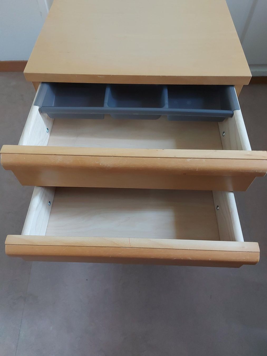 Ikea Banconi: Rollcontainer Buche, 2 Schubladen plus 1 Hängeregister – Usato da Buchs AG venduto da Sushikiller 2