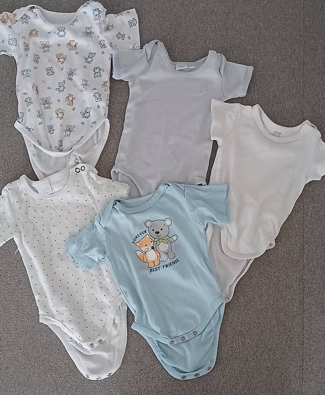Ensembles coordonnés: Grosses Kleiderpaket 62/68 neutral (57-teilig) – D'occasion à Thun par Waco13 2