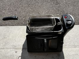 Friteuse, schwarz, 1 Liter, mit Korb, guter Zustand