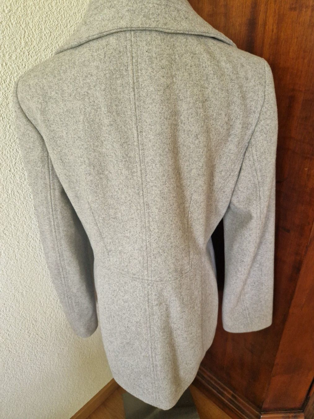 Esprit Cappotti: ESPRIT Kurzmantel / Jacke – Usato da Möhlin venduto da Cloudy73 2