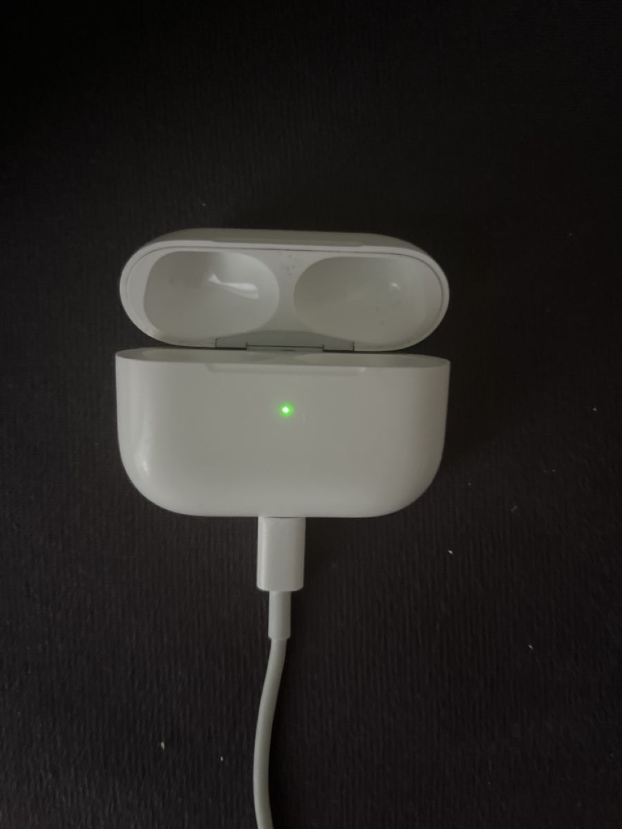 Apple Cuffie: AirPods Pro Case – Usato da Bonstetten venduto da man_zrt7 3