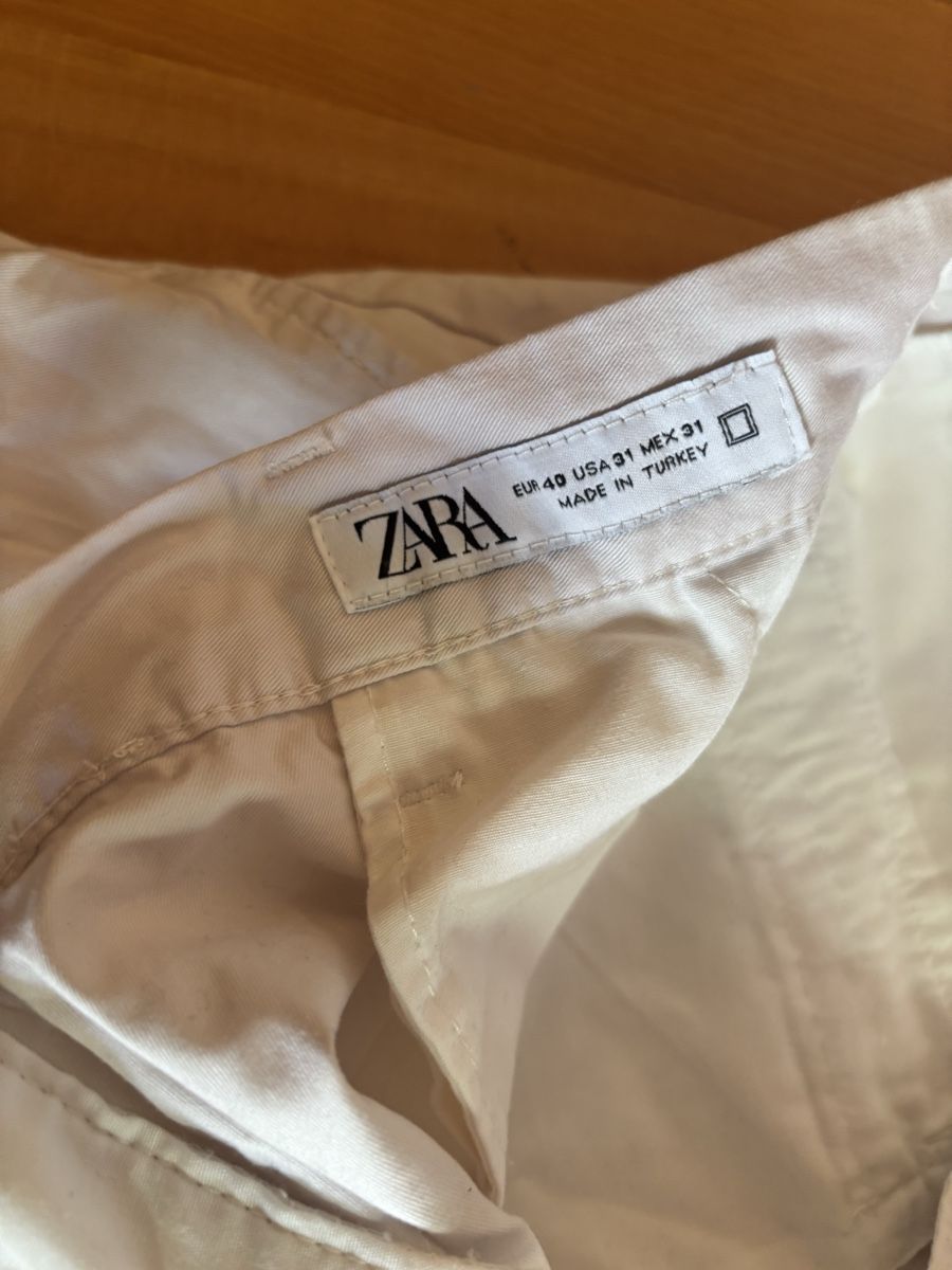 Pantalons: White Light Trousers Zara – D'occasion à Chexbres par doe_xns6 1