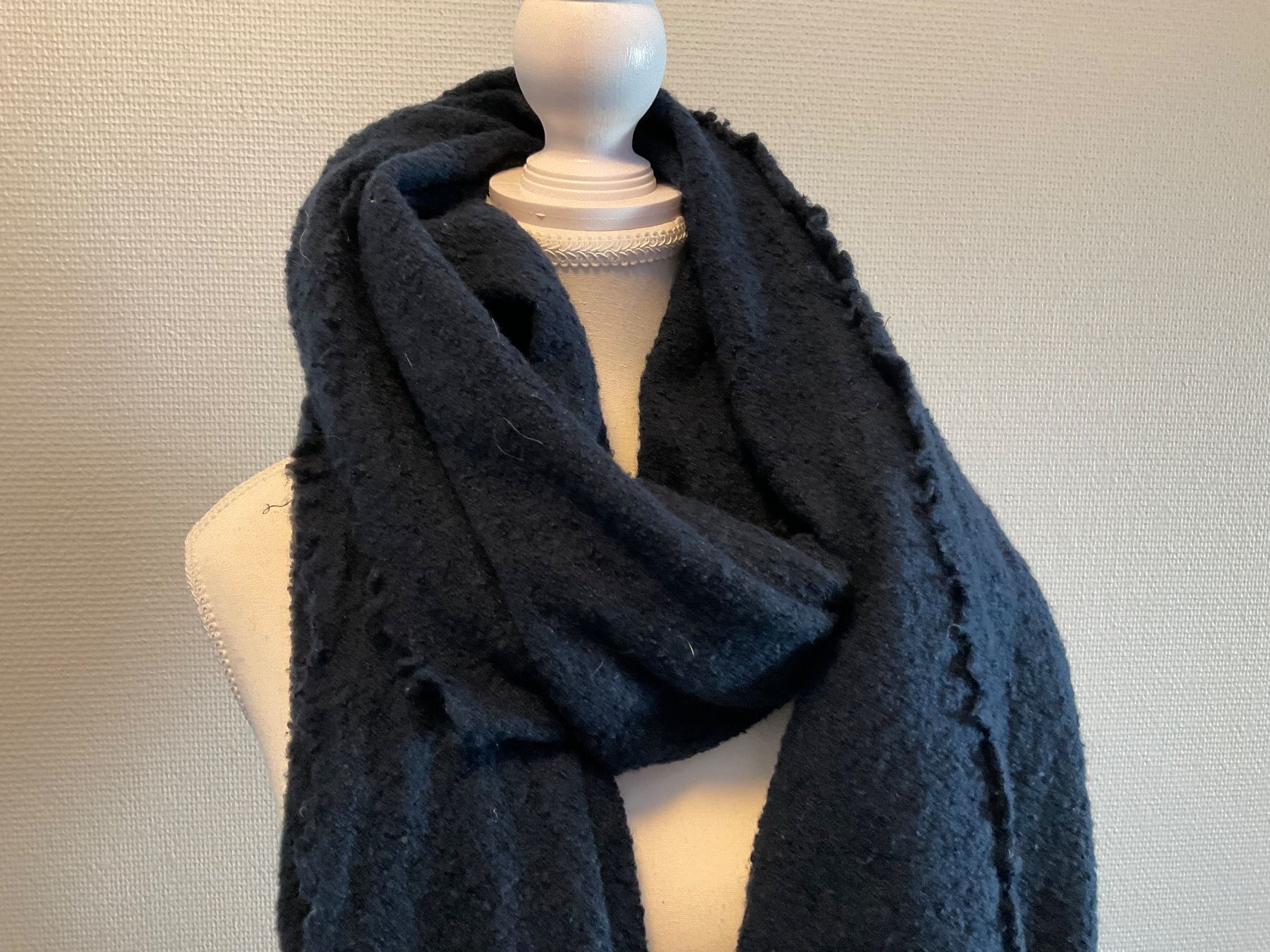 Faliero Sarti Foulard & Sciarpe: Faliero Sarti Schal – Usato da Bern venduto da Gabriela32 1