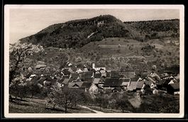 AK Rothenfluh, Ortsansicht mit Kirche und Hügel