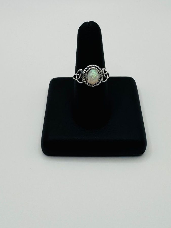 Anelli: Wunderschöner Ring mit Stein - Grösse: 54 – Nuovo e nell'imballaggio originale da Frutigen venduto da glanzvolles.leben
