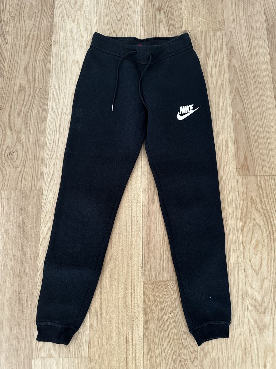 Nike Pantaloni: Nike Trainer Hose S – Usato da Honau venduto da salverella