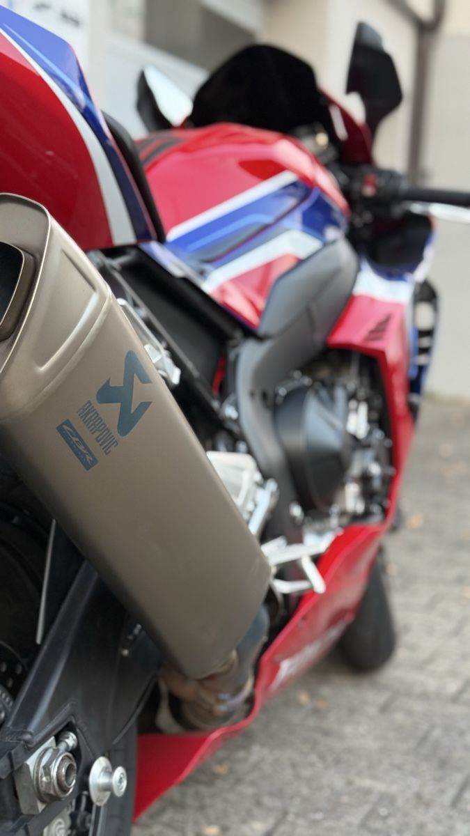 Honda Route: Honda CBR 1000RR-R – D'occasion à zürich par Boba 7