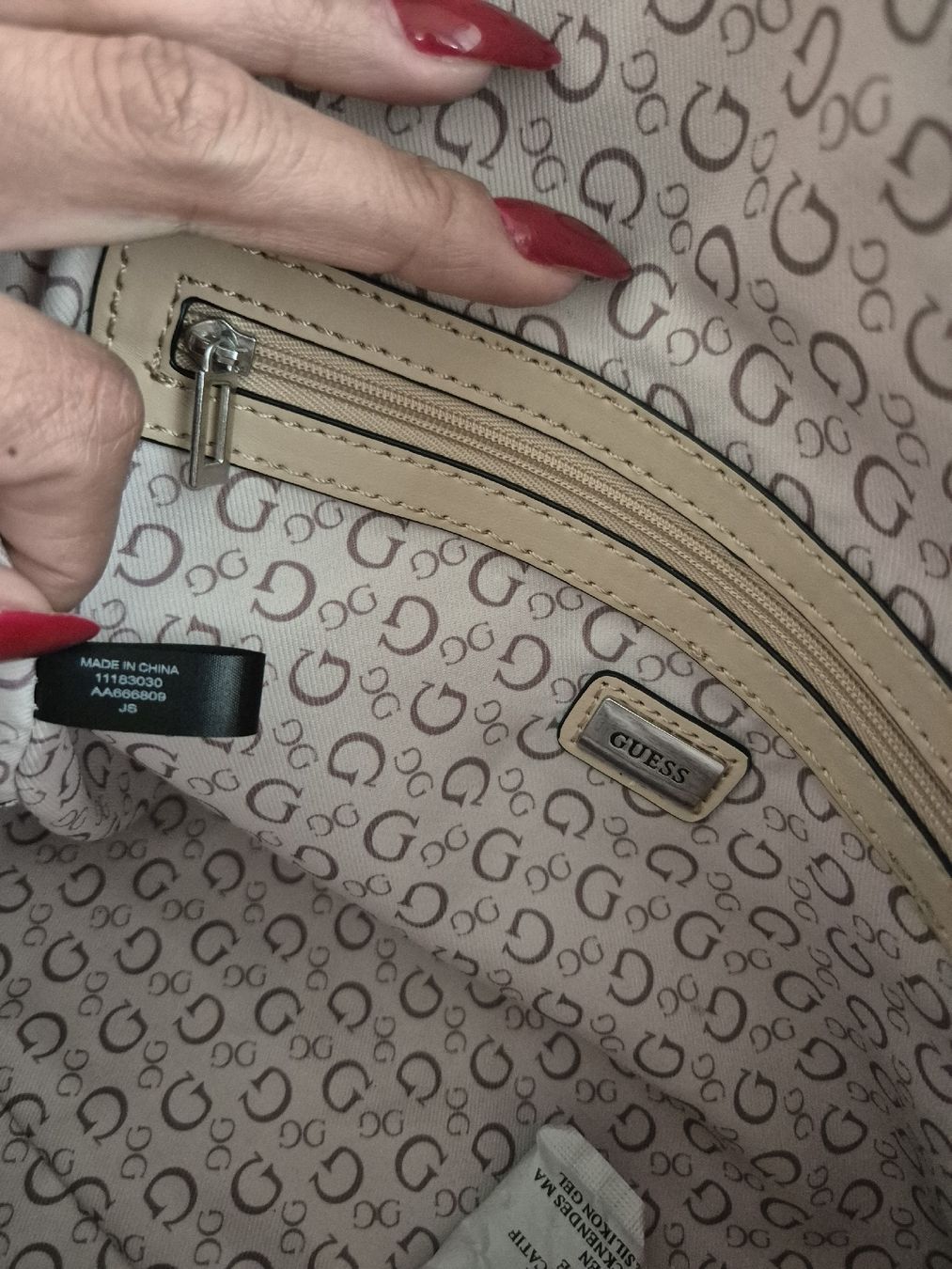 Guess Taschen für Damen: Guess Tasche – Neu (gemäss Beschreibung) aus Weisslingen von Airgate 4
