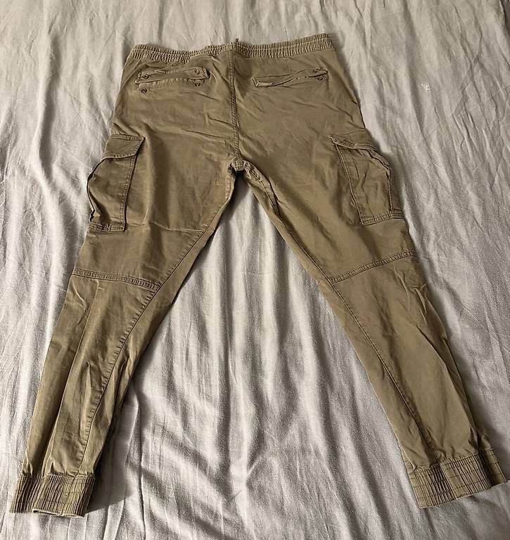 Pantaloni: Beige Cargo Hose – Usato da Wädenswil venduto da dom_pz5d 3