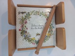 Serviettenhalter mit Servietten