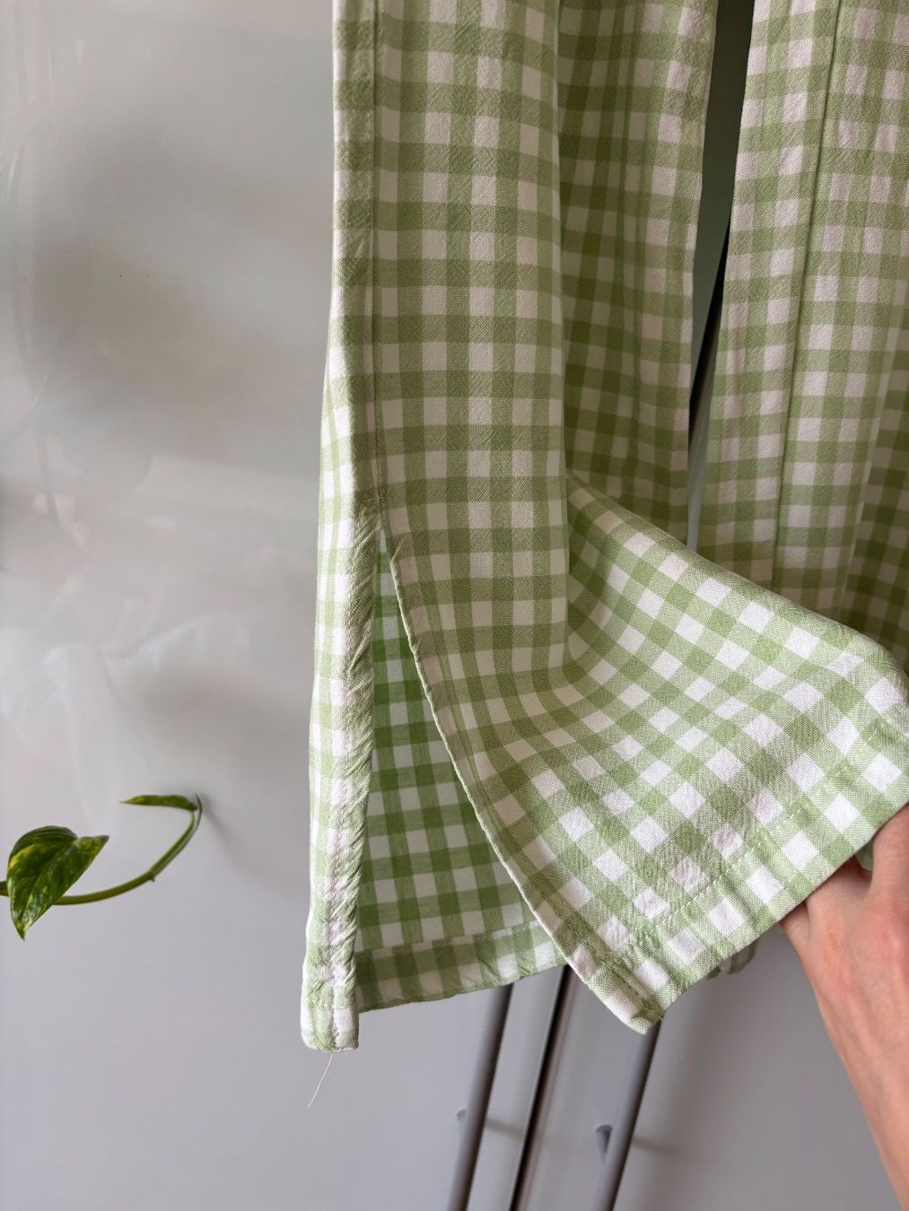 Bershka Pantaloni: BERSHKA karierte Hose mit Beinschlitz Gr. 36 – Usato da Zürich venduto da missmodernage 3