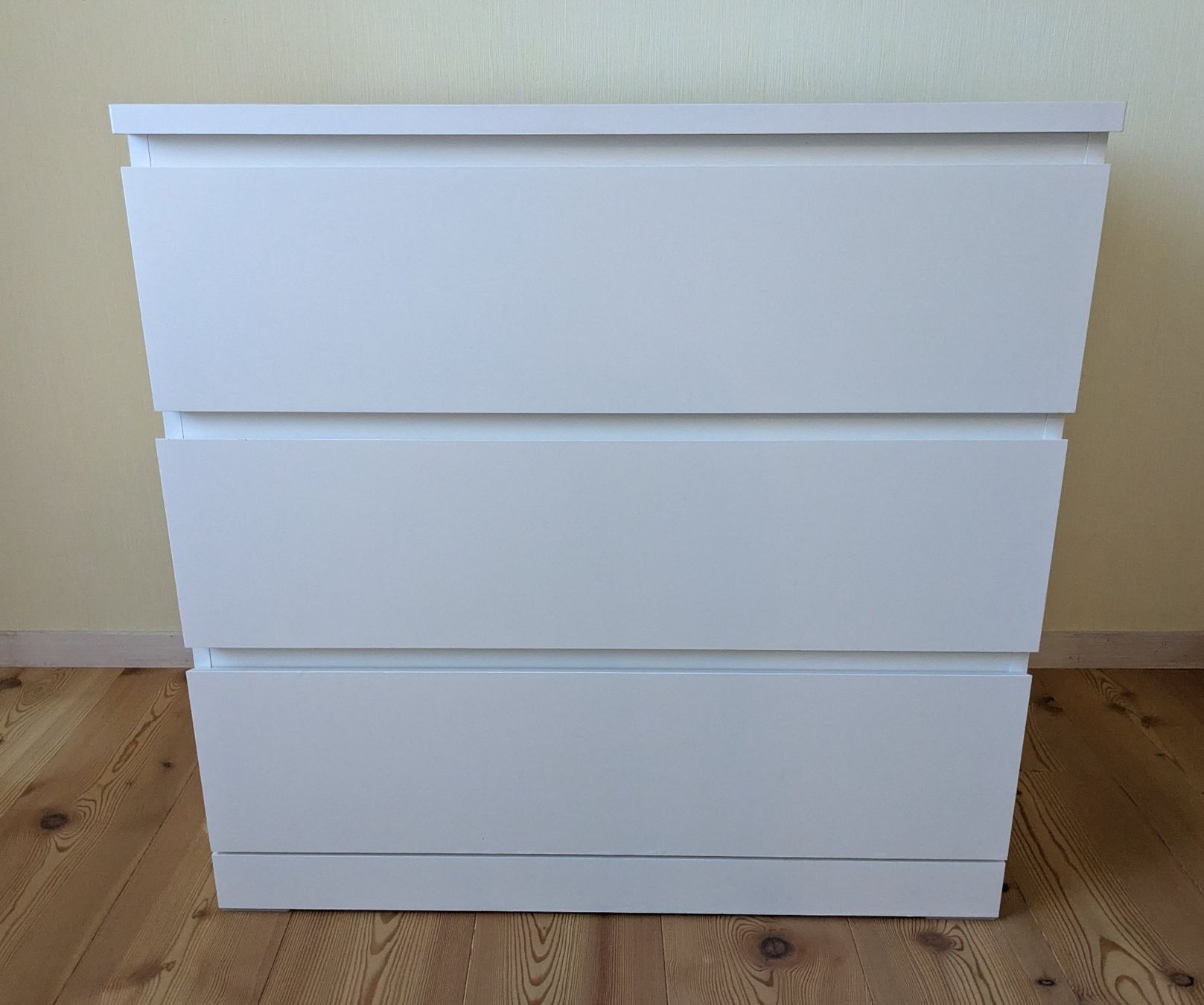 Ikea Cassettiere: Ikea Kommode Malm weiss mit drei Schubladen – Usato da Giffers venduto da agu25