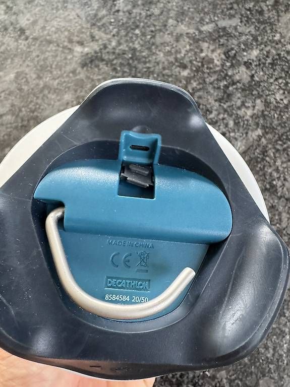 Decathlon Lampade: Lampe de camping Quechua BL200 – Usato da Villarzel venduto da Matt-93 2