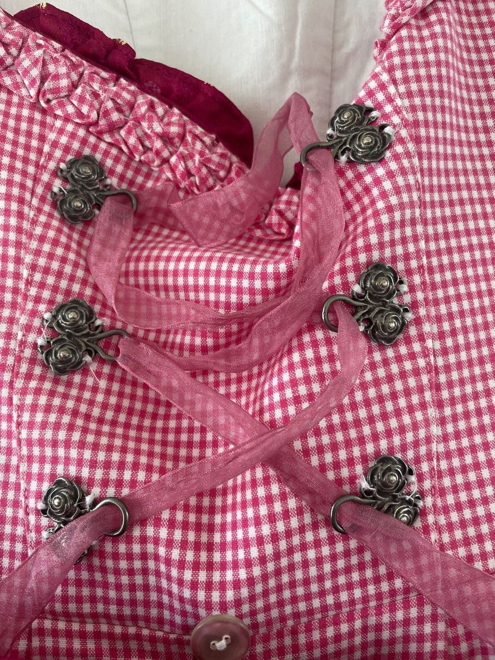 Costumi: Dirndl rosa Karo Gr. 36 – Usato da Zürich venduto da Patici 2