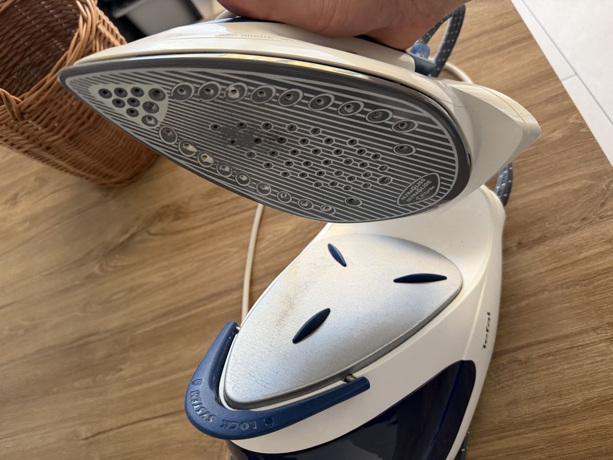 Tefal Bügeleisen: Tefal Pro Minute - Defekt – Defekt aus Bremgarten AG von SiimGjo07 1