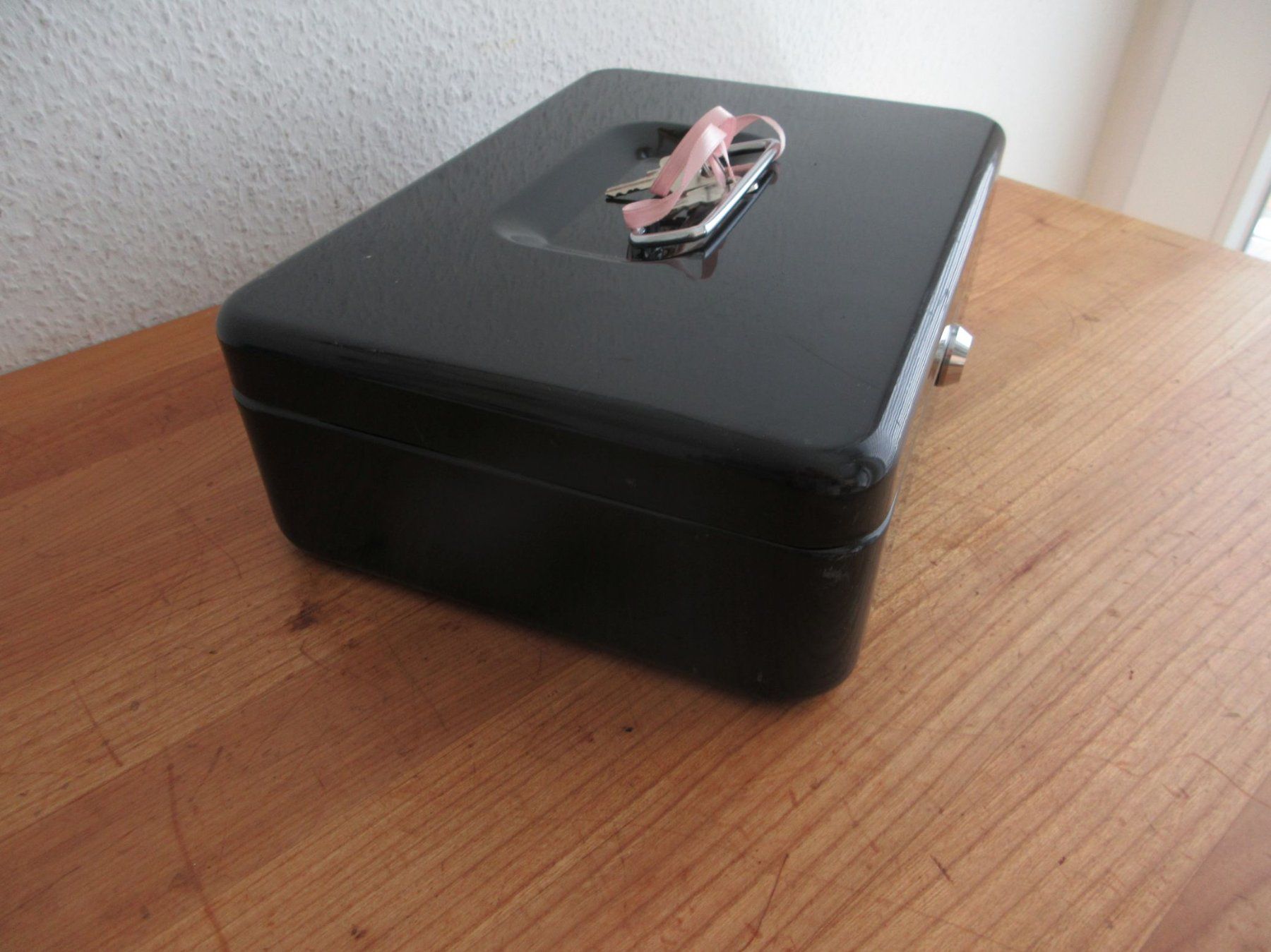 Registratore di cassa: Schwarze Geldkassette mit Schlüssel – Usato da Binningen venduto da tempipassati 4
