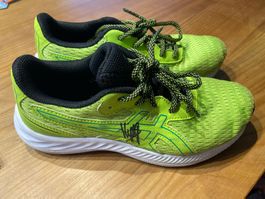 Sportschuhe Gr. 36