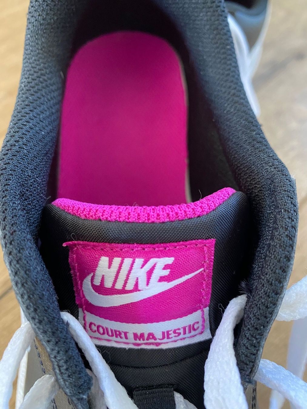 Nike Scarpe da donna: Nike Sneakers  Gr.40 – Usato da Davos-Platz venduto da Ihirsch 3