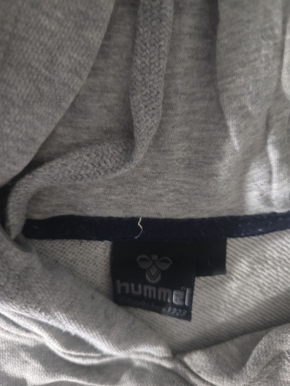 Maglioni & Felpe: Sweat à capuche Hummel gris taille L – Usato da Mont-sur-Lausanne venduto da Didinho 3