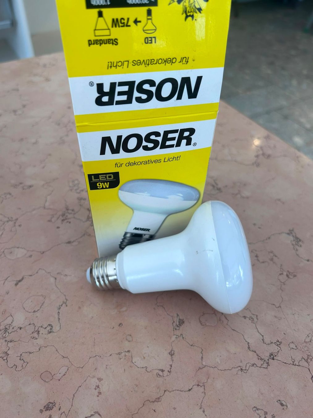 Lampade: LED Glühbirnen original verpackt 6 Stk. – Nuovo e nell'imballaggio originale da Zumikon venduto da dem_c8kh