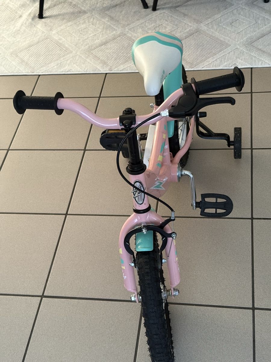 Velos: Ich verkaufe ein Mädchenfahrrad. – Neu (gemäss Beschreibung) aus Figino von Ferrari58 3