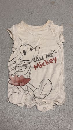 Sommerlicher Baby Body mit Mickey Mouse Motiv, Grösse 68