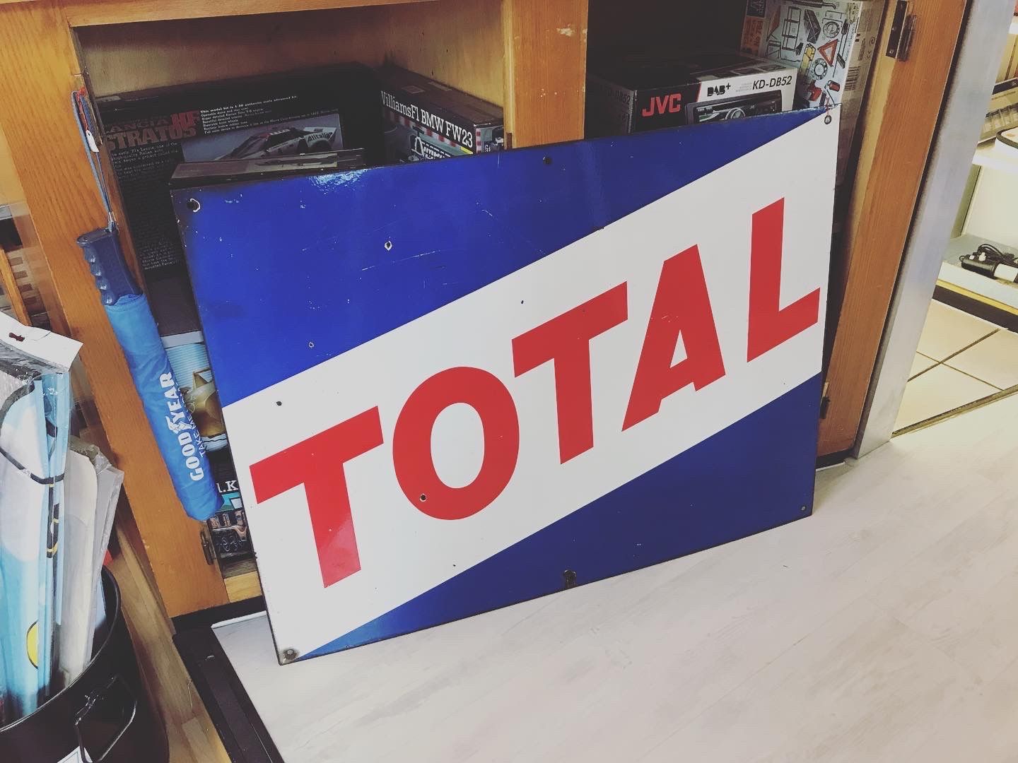 Insegne: Total - Emailschild – Usato da Erlinsbach venduto da Stu-ff 4