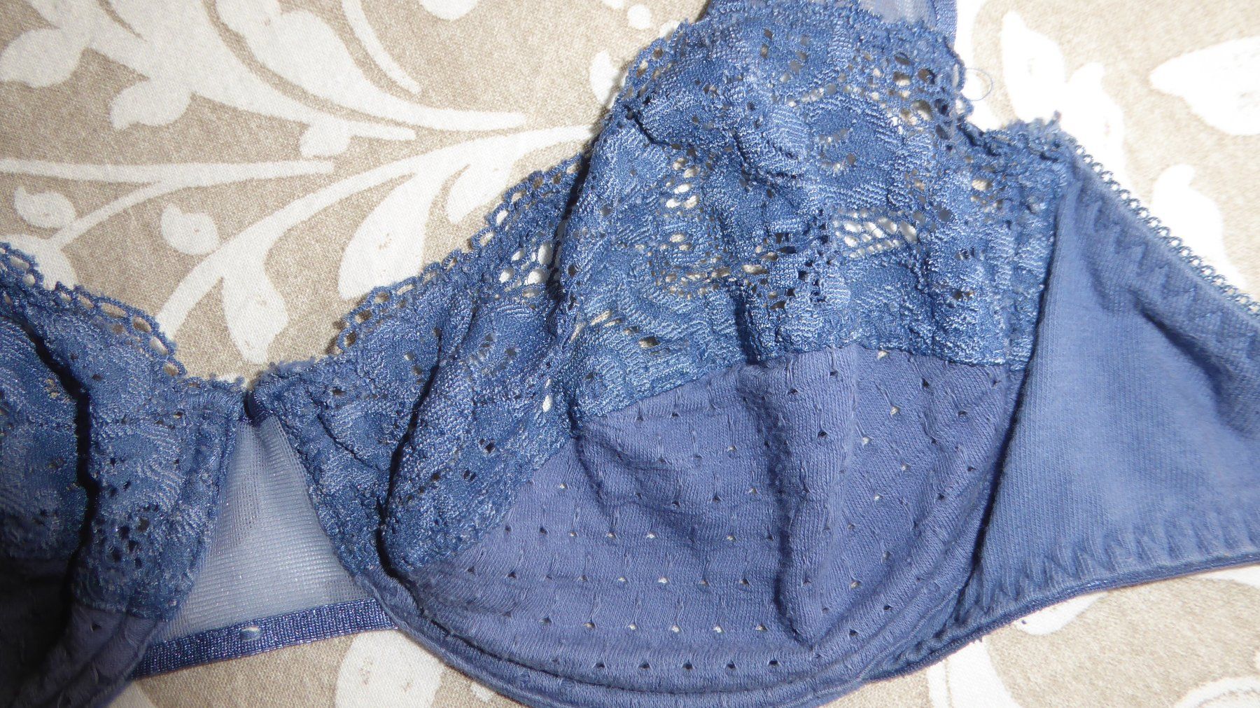 Altra biancheria intima: schöner Spitzen BH Gr 75 C – Usato da Sargans venduto da Benziner 2