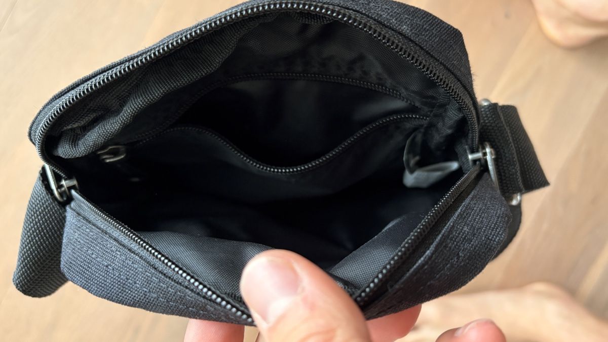 Eastpak Taschen: Eastpak Umhängetasche – Gebraucht aus Wiesendangen von liv_m2dc 2
