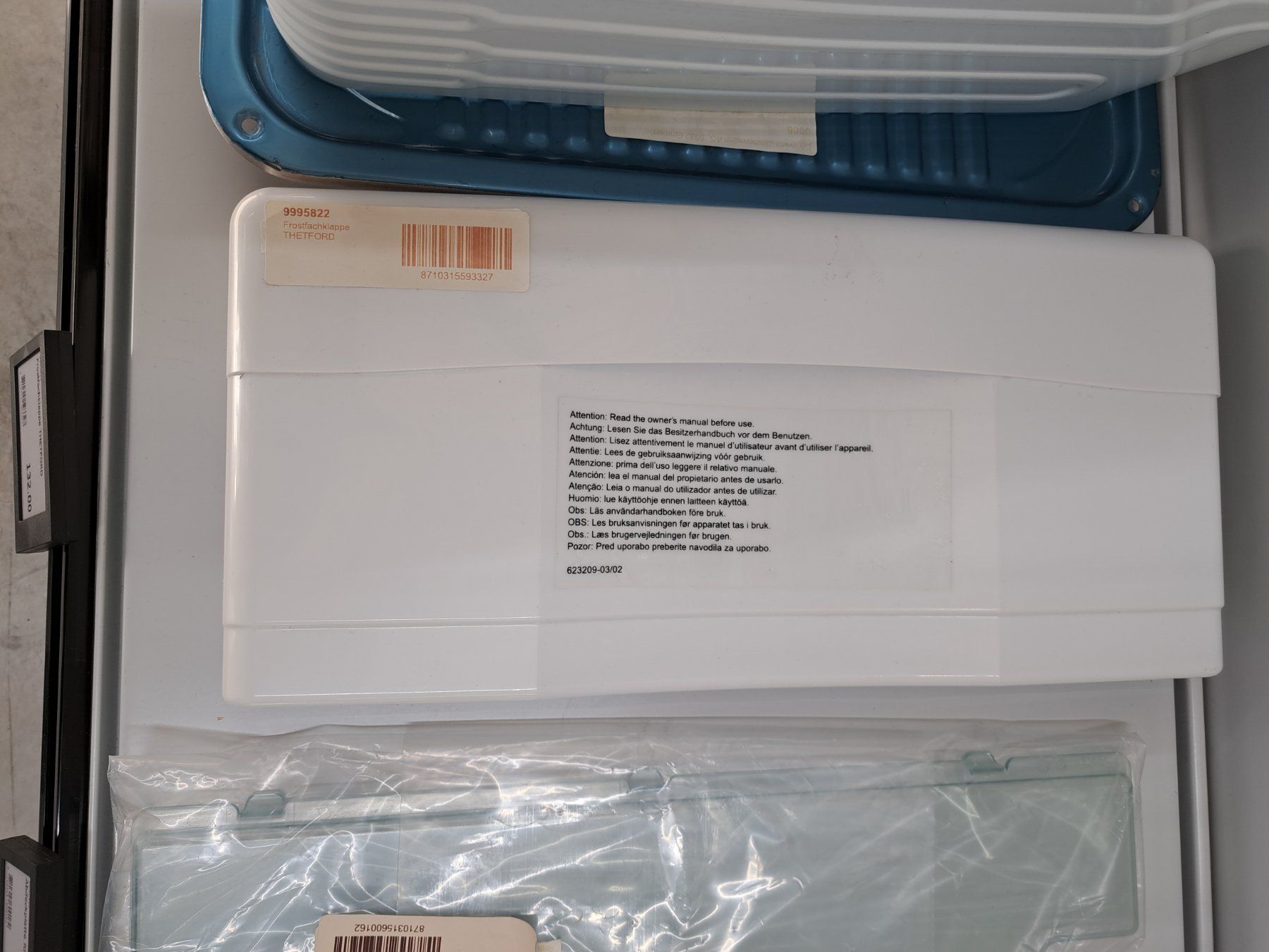 Accessori per altri veicoli: Frostfachklappe Thetford Kühlschrank – Nuovo e nell'imballaggio originale da Emmen venduto da CZ6032