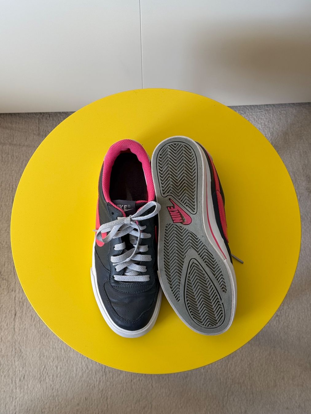 Nike Scarpe da donna: Nike Sneakers für Damen – Usato da Schaffhausen venduto da ModestyB 2