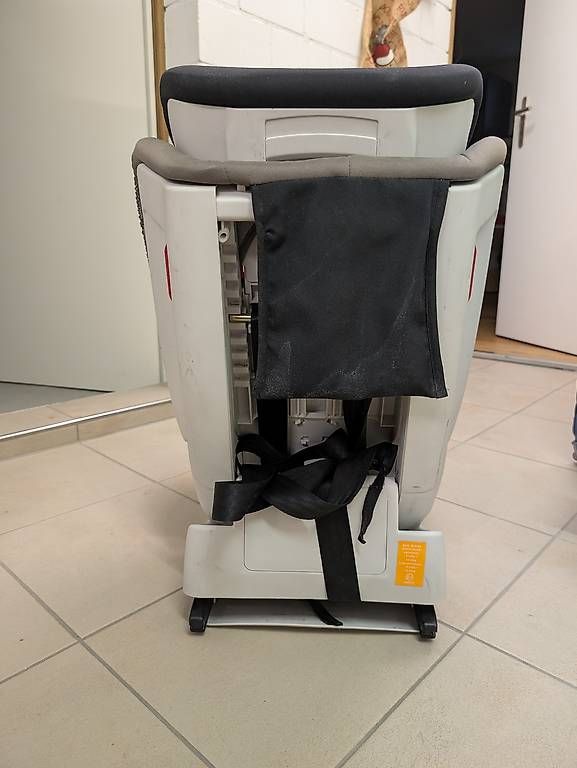 Seggiolini per auto: Kinderautositz (9-36kg). – Usato da Unterengstringen venduto da lkscorina 1