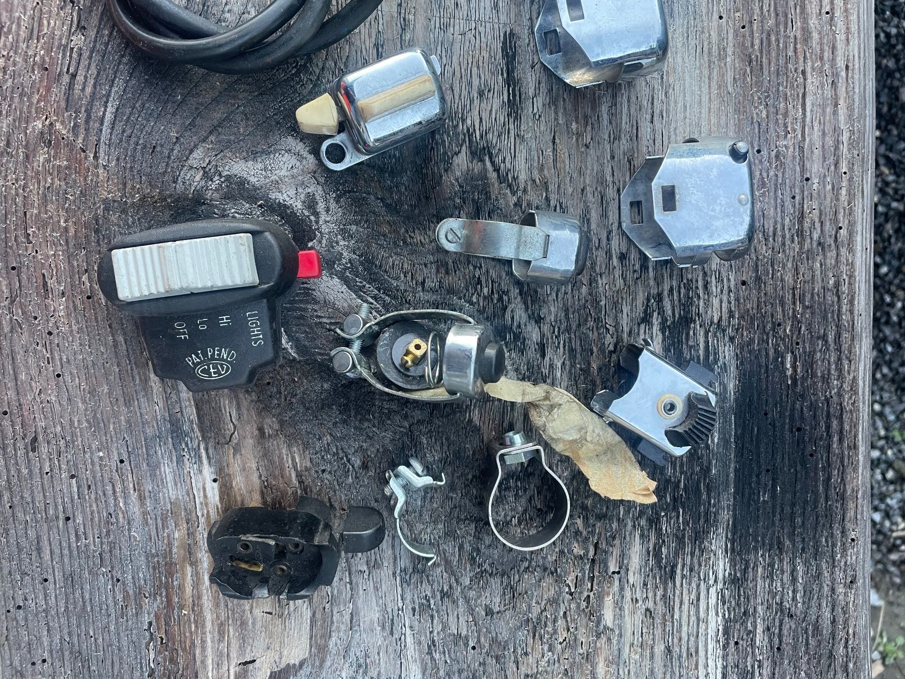 Ciclomotori: Interrupteurs. – Usato da Leytron venduto da ACLEONARD01 2