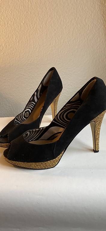 Scarpe da donna: Blau Peeptoe Pumps Gr. 40 aus Wildleder – Usato da Zürich venduto da asc_72wl 1