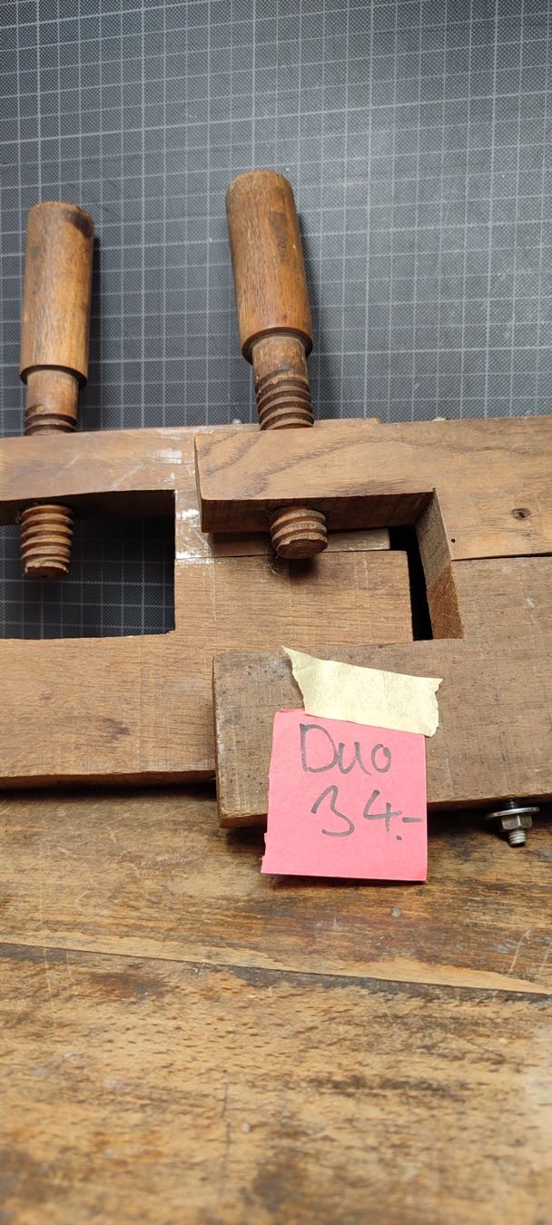 Tutti gli attrezzi: 2 Wunderschöne alte Holz Schraubzwingen – Usato da Gelterkinden venduto da MYSTOREFORYOU4460 2