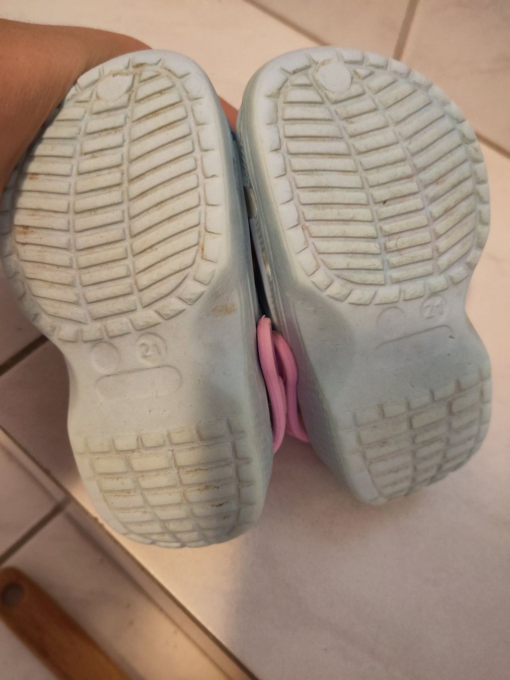 Scarpe per ragazzi: Badeschuhe, Grösse 21 – Usato da Dettighofen Lengw. venduto da mai_75wt 1