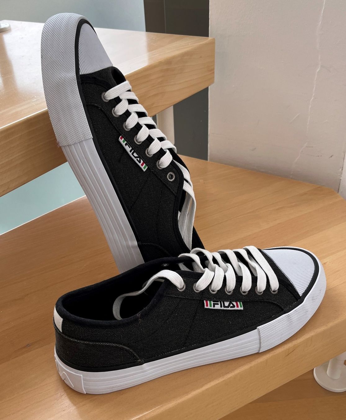 Fila Scarpe da uomo: Chaussures FILA – Nuovo (secondo la descrizione) da Satigny venduto da carbone888