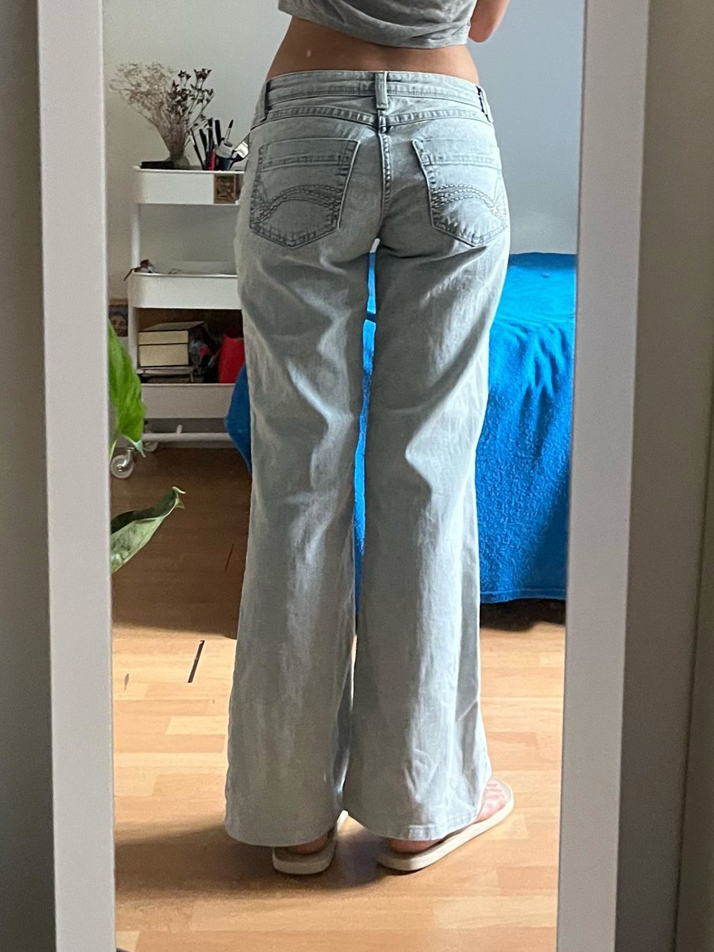 Jeans: Low-Waist Light Blue Jeans – Usato da Basel venduto da das_7wzs 1