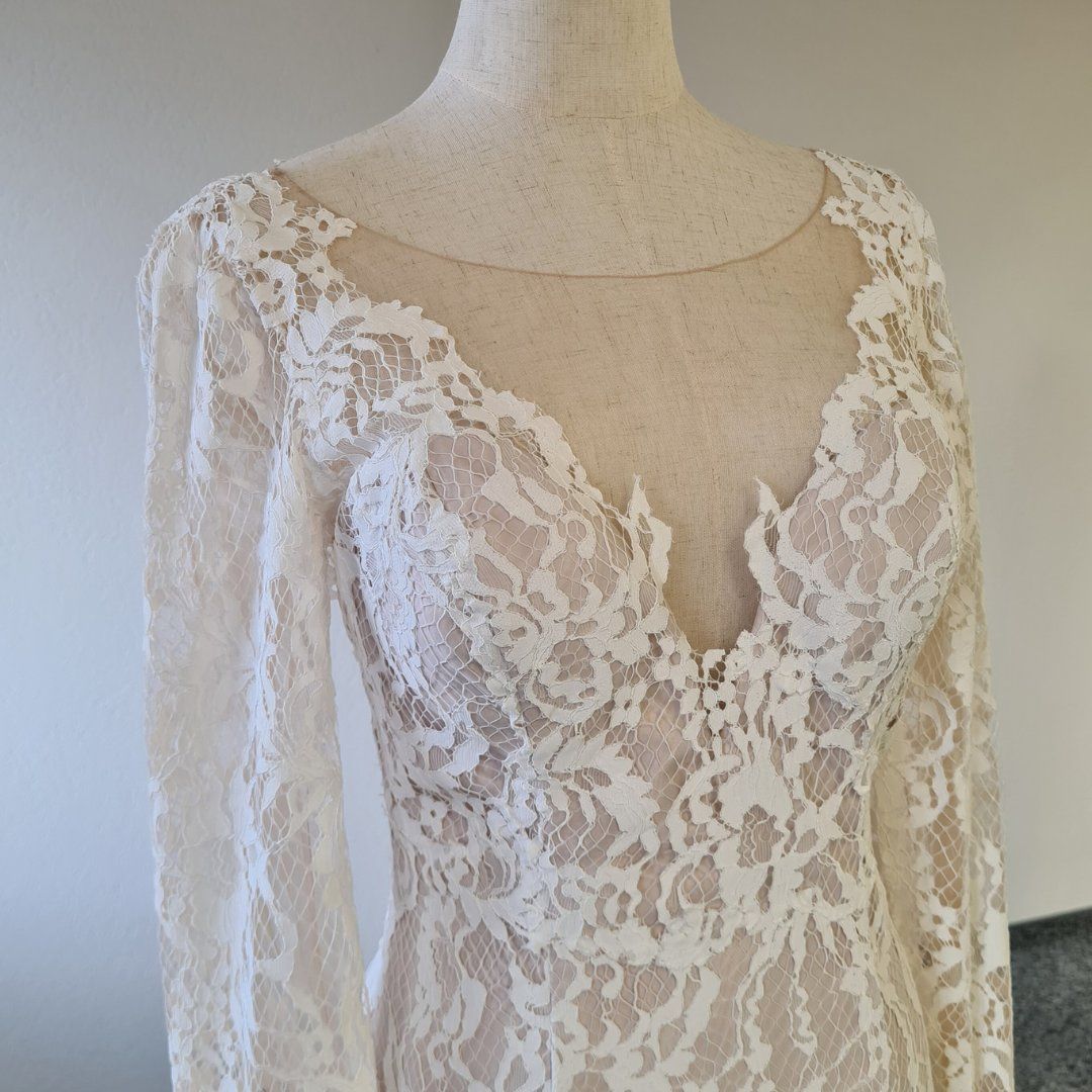 Kleider: Spitzenkleid Nude mit Ärmel - Brautkleid – Neu (gemäss Beschreibung) aus Wetzikon ZH von Belles-Brautmode 3