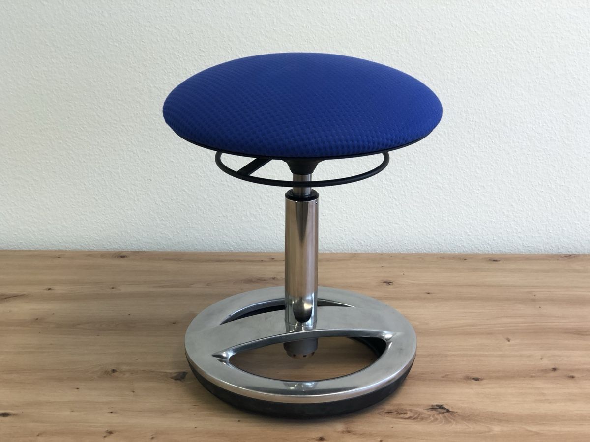 Tabourets: Ergonomischer Steh-/Sitzhocker von Topstar – D'occasion à Zürich par fontana 2