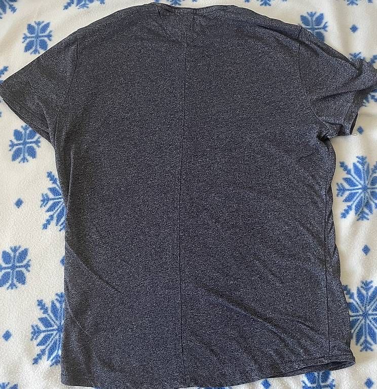 T-shirt: Tommy Jeans T-Shirt  Dunkelgrau  – Usato da Luzern venduto da Andrej35 1