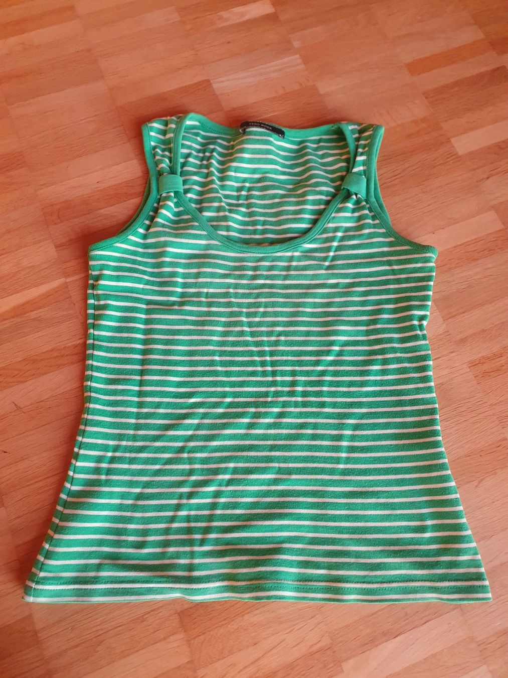 Vero Moda Top: Vero Moda Top Gr. S – Usato da Stein am Rhein venduto da fusselmaus