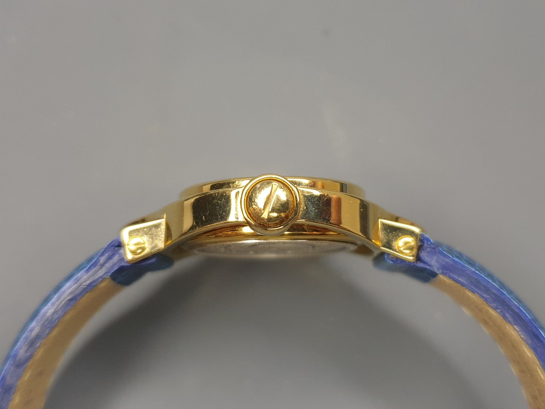 Gucci Uhren: Gucci - 26mm – Gebraucht aus Neyruz FR von Flyback 2