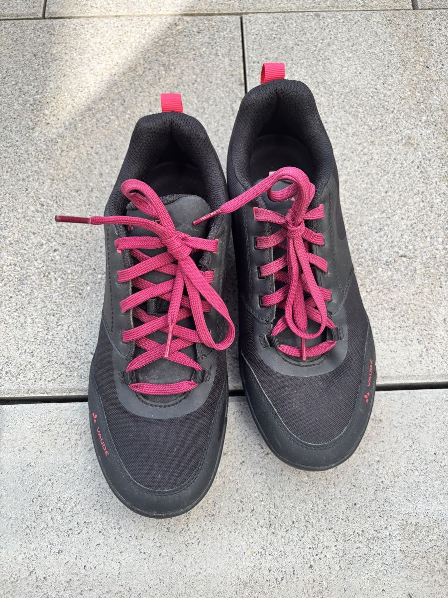 Scarpe da donna: Vaude Damen Veloschuhe Grösse 40 gebraucht – Usato da Schenkon venduto da Crikrys 1