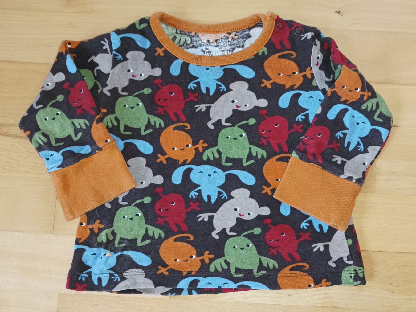 H&M Maglioni & Felpe: H&M Langarmshirt 80 bunt – Usato da Basel venduto da ann_frw2