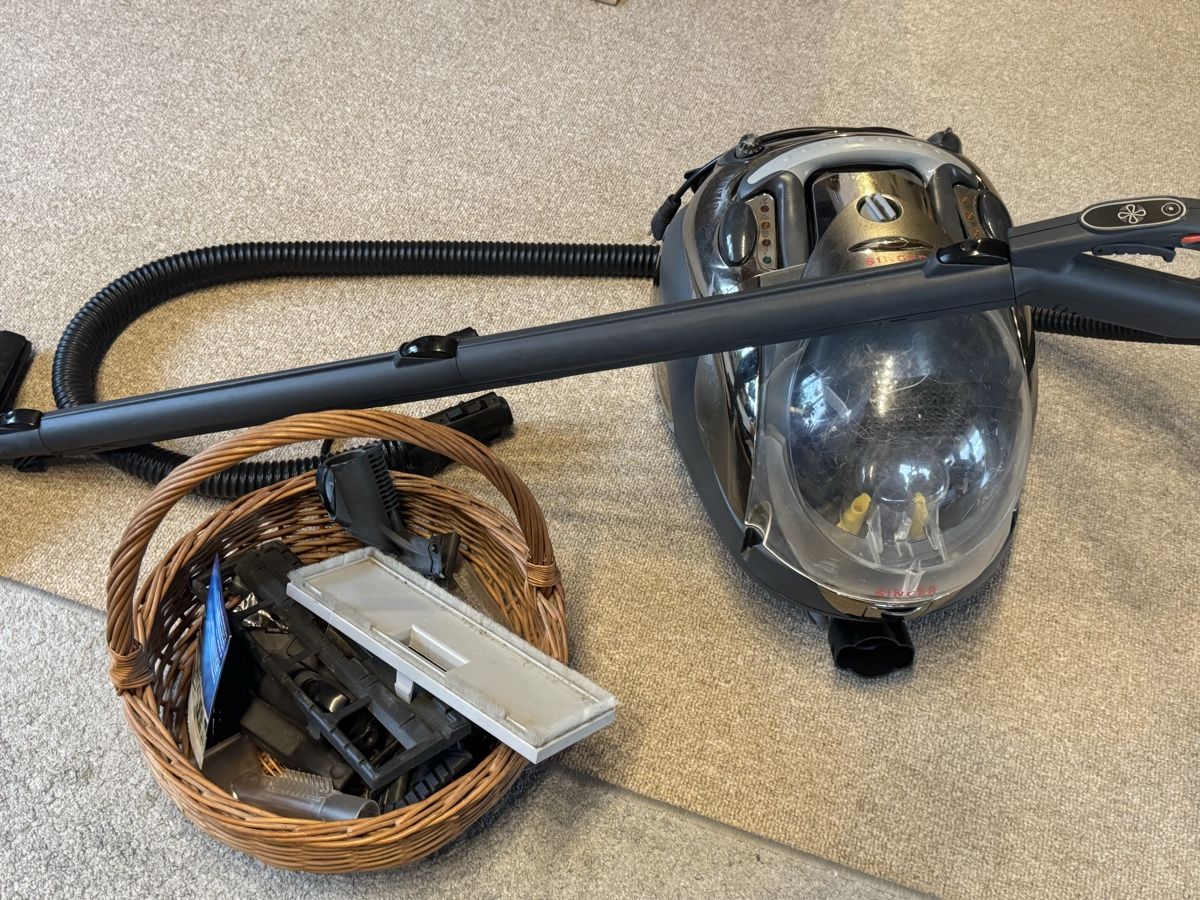 Singer Pulitori a vapore: Singer Nass-Trockensauger – Usato da Märstetten venduto da Domiiiim