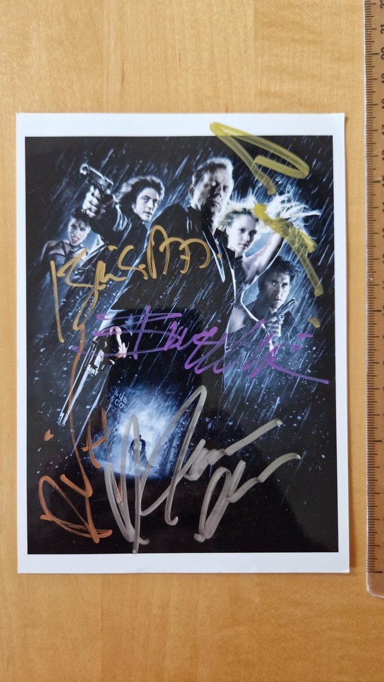Autografi: Bruce Willis, Clive Owen... 5 Original Autogramme Sin City – Usato da Salmsach venduto da aacs65