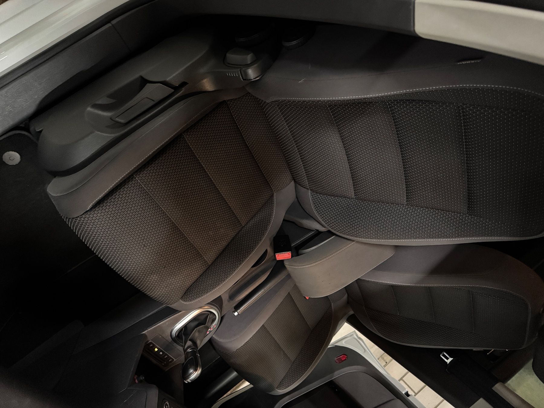 VW Automobili: VW TOURAN 2.0TDI DSG – Usato da Arbon venduto da togo12 8