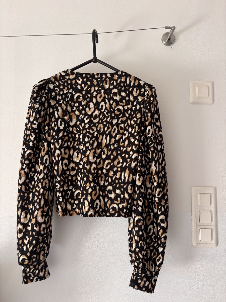 Only Blusen: Leoprint Bluse – Gebraucht aus Erlen von xdi_yy28 3